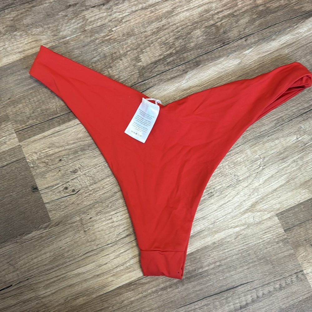 Shop weworewhat coral bikini set - Picture 4 of 5